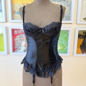 Black Satin Lace Bustier – Goth / Coquette / Y2K 🖤🕯️